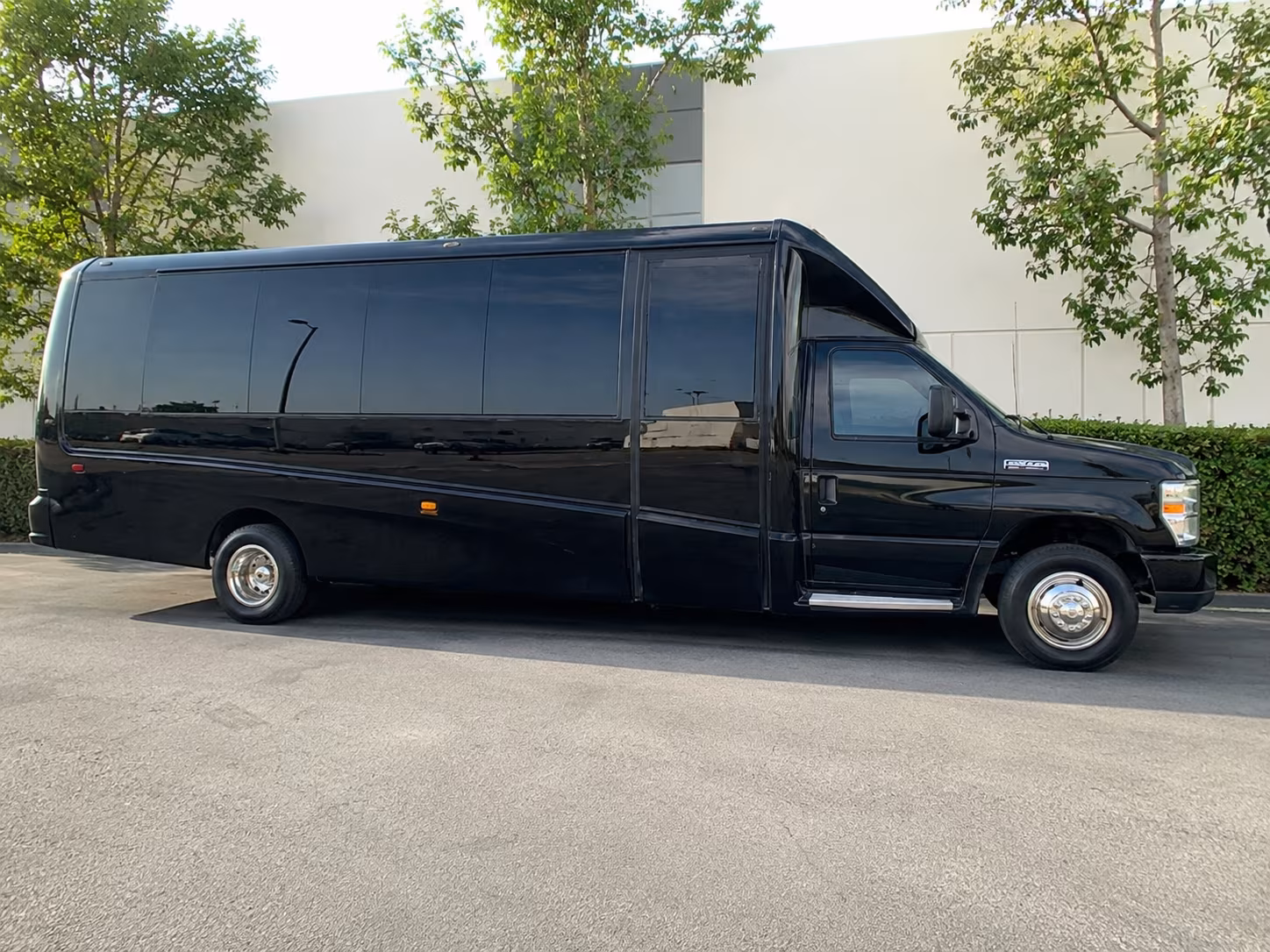 senior and accessibility focused church buses in pasadena